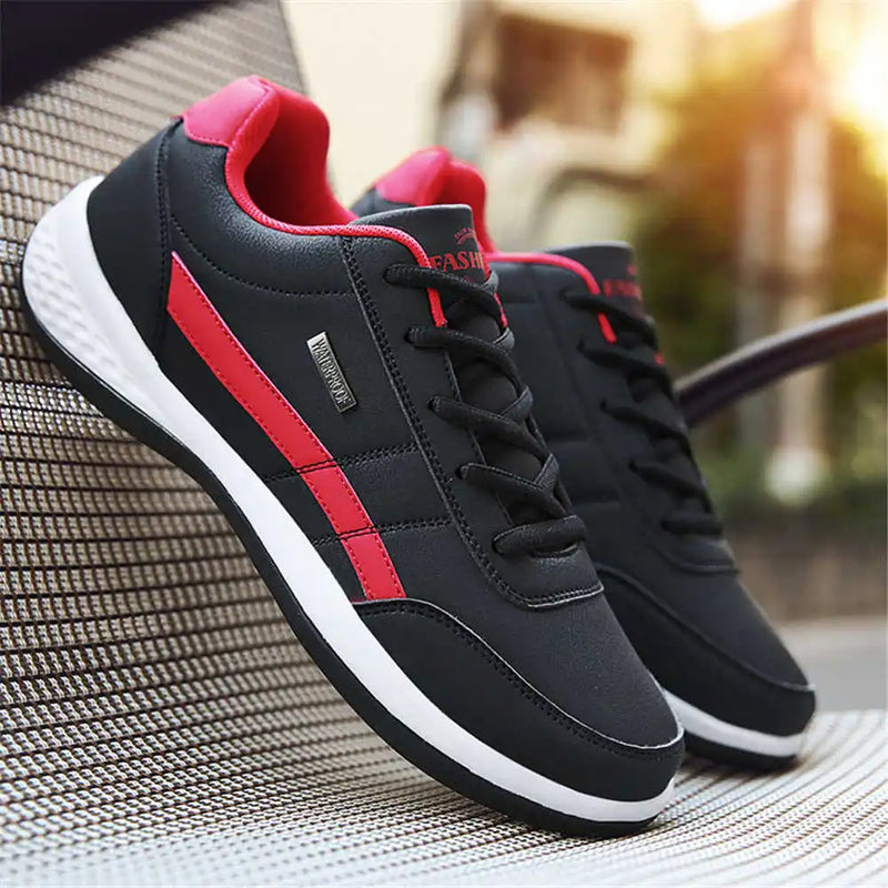 Tenis/ sapatenis de couro sintético moda mocassins uso  esporte  fino   confortável